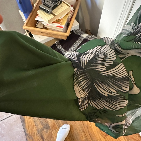 Green Floral Women's Dress - Picture 5 of 5